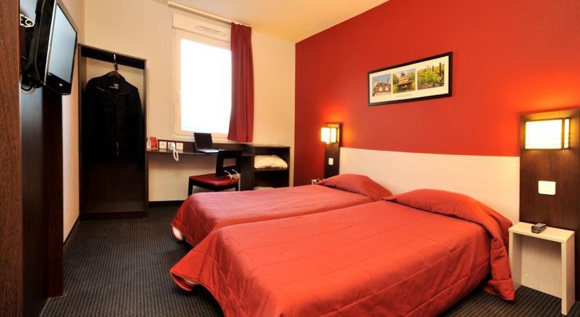 Brit Hôtel Saint-Quentin Fayet  Extérieur photo