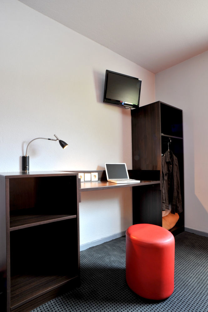 Brit Hôtel Saint-Quentin Fayet  Extérieur photo